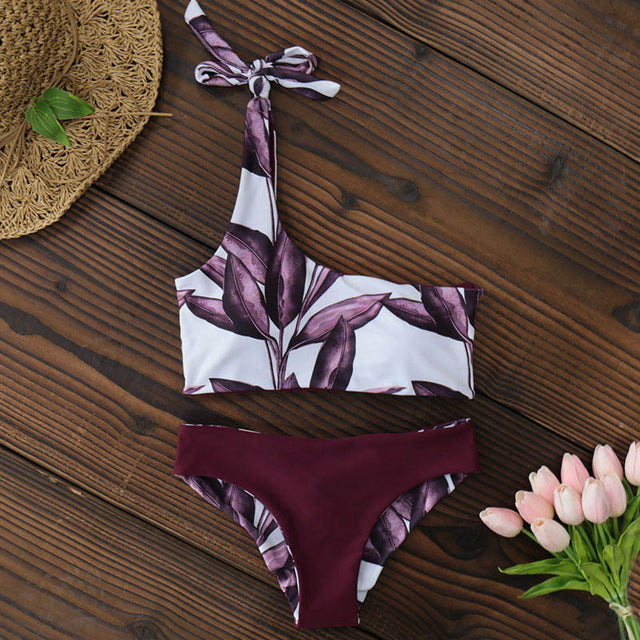 Low-waisted polyester and spandex bikini sets - image 4