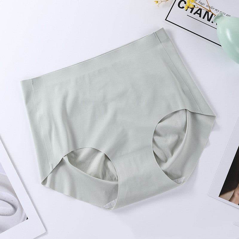 Seamless breathable cotton and nylon lingerie briefs