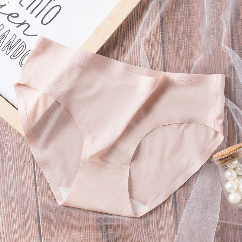 Low-waisted seamless breathable nylon lingerie briefs