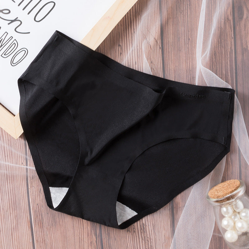 Low-waisted seamless breathable nylon lingerie briefs