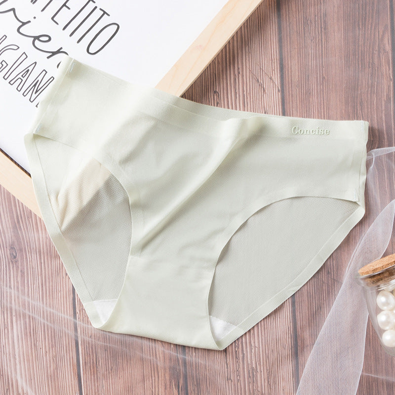 Low-waisted seamless breathable nylon lingerie briefs