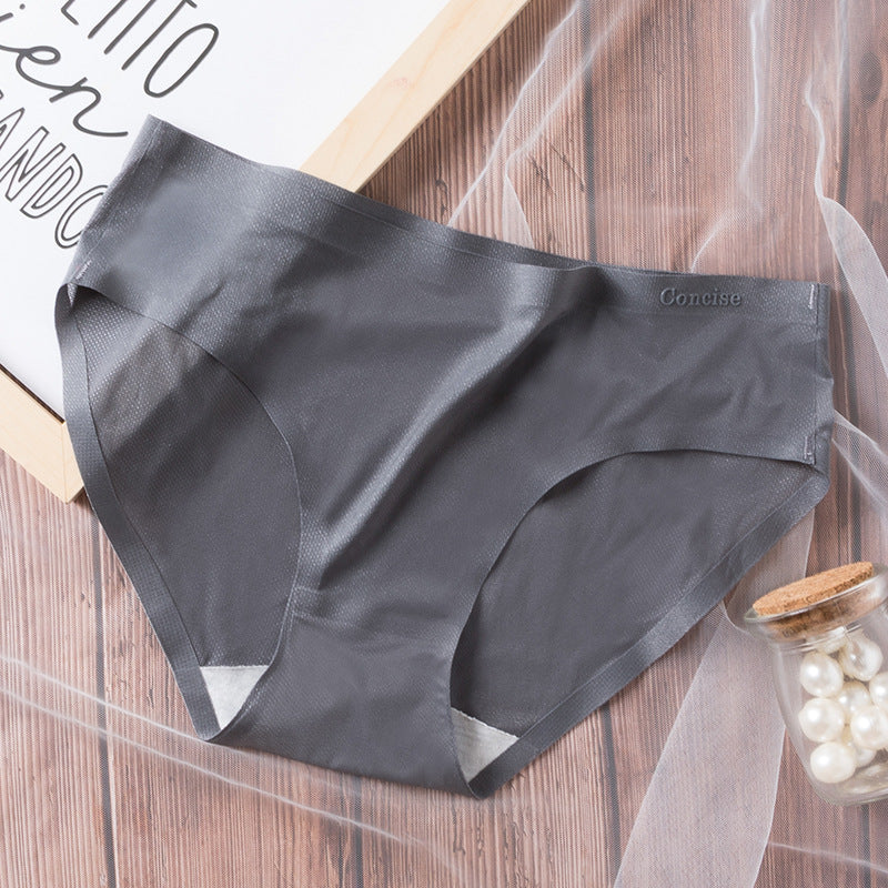 Low-waisted seamless breathable nylon lingerie briefs