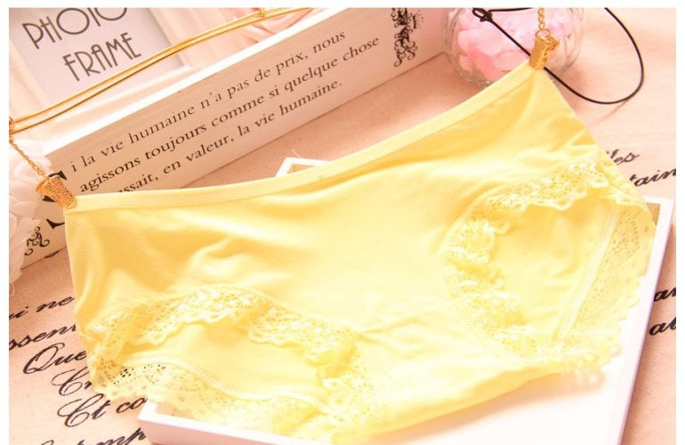 Elegant low-waisted lace lingerie briefs - image 4