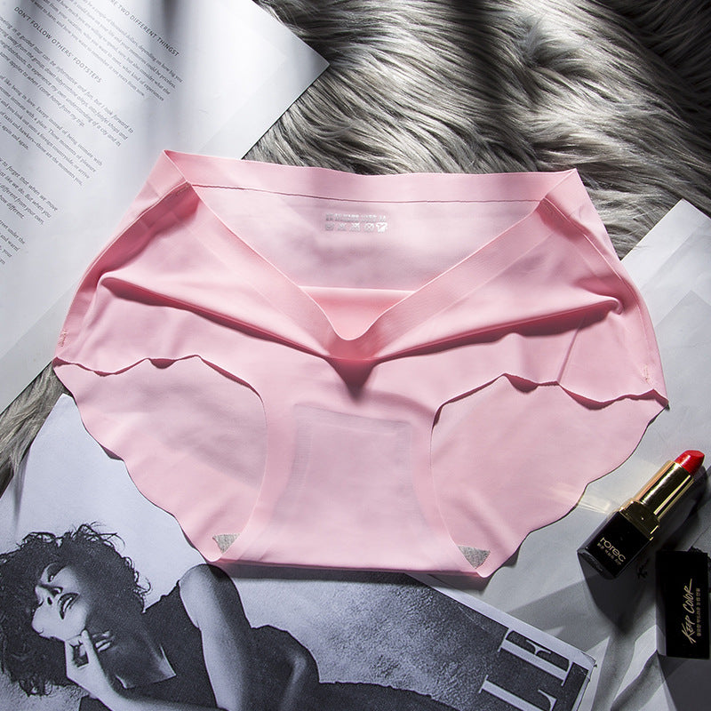 Seamless breathable cotton and silk lingerie briefs