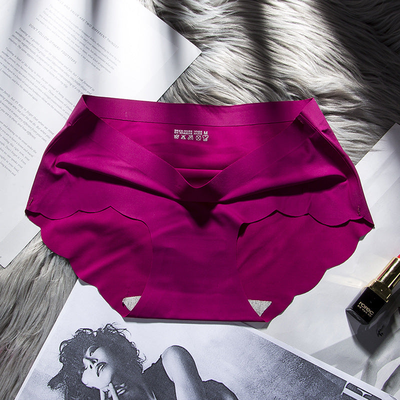 Seamless breathable cotton and silk lingerie briefs