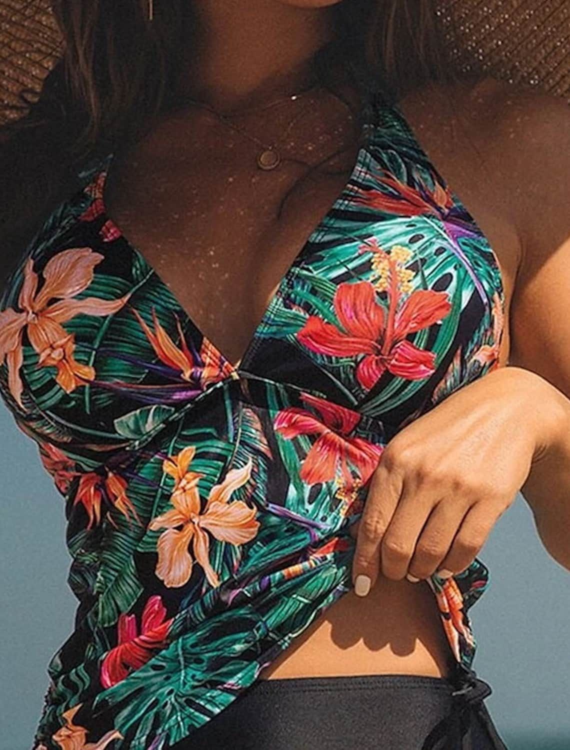 High-waisted polyester and spandex bikini sets - image 1
