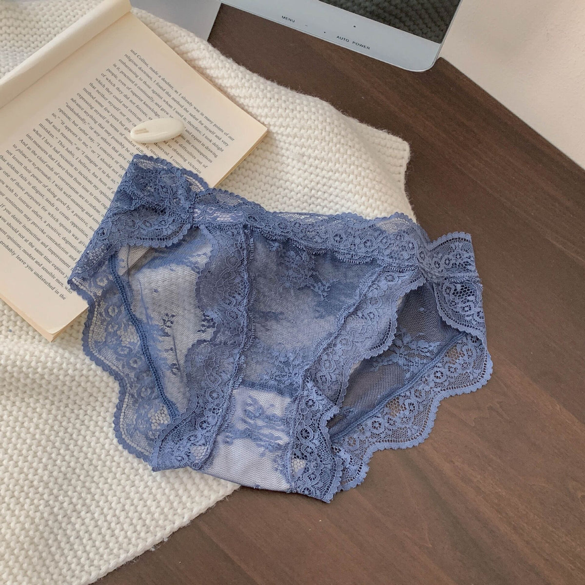 Breathable lace and mesh lingerie briefs - image 3