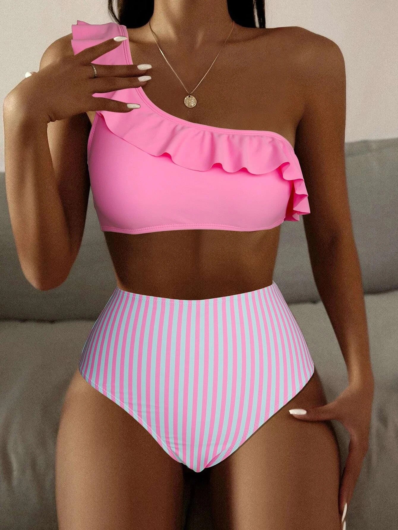 Stylish polyester and spandex bikini sets - image 3