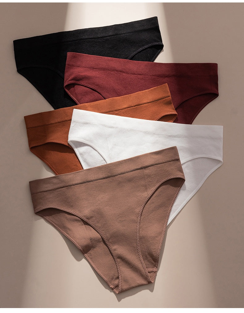 Low-waisted seamless breathable cotton lingerie briefs - image 2