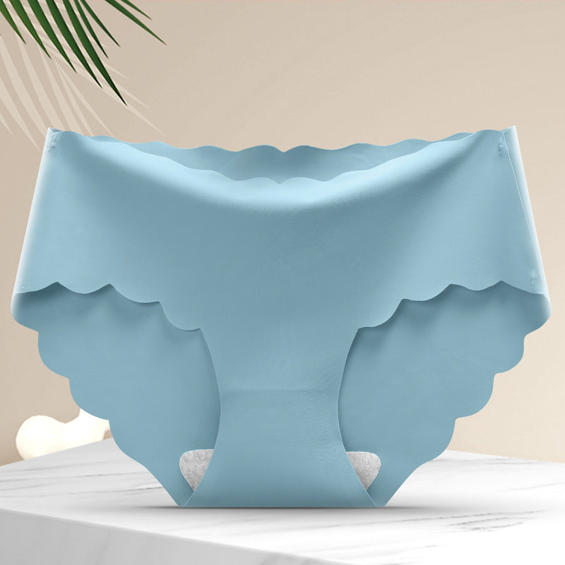 Seamless breathable cotton and nylon lingerie briefs