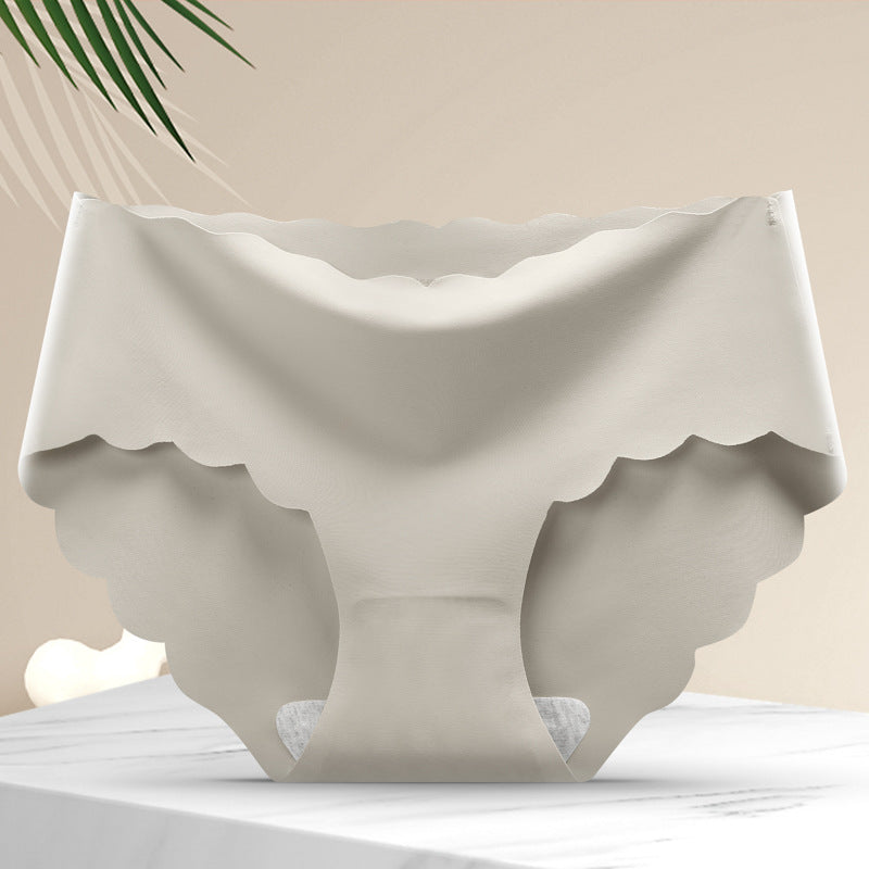 Seamless breathable cotton and nylon lingerie briefs