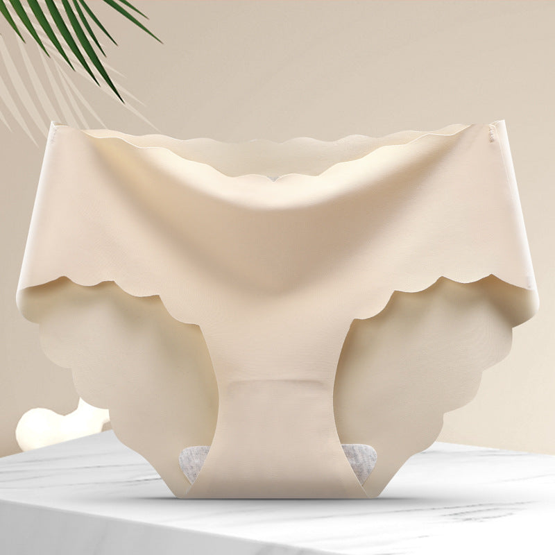 Seamless breathable cotton and nylon lingerie briefs