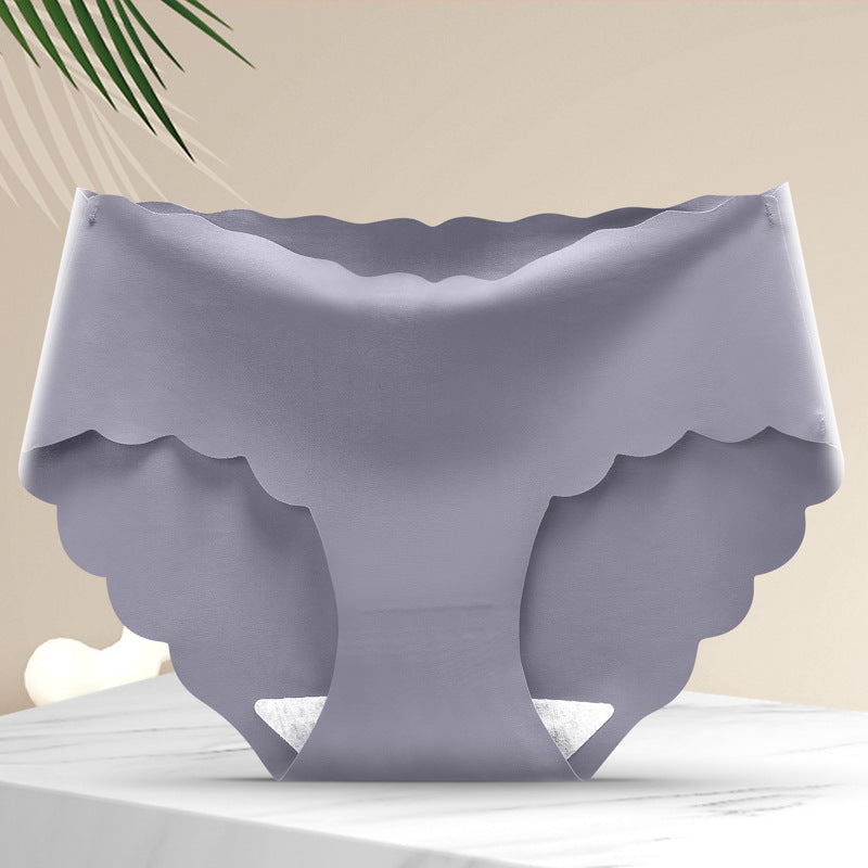 Seamless breathable cotton and nylon lingerie briefs