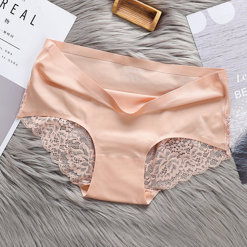Breathable lace and cotton lingerie briefs