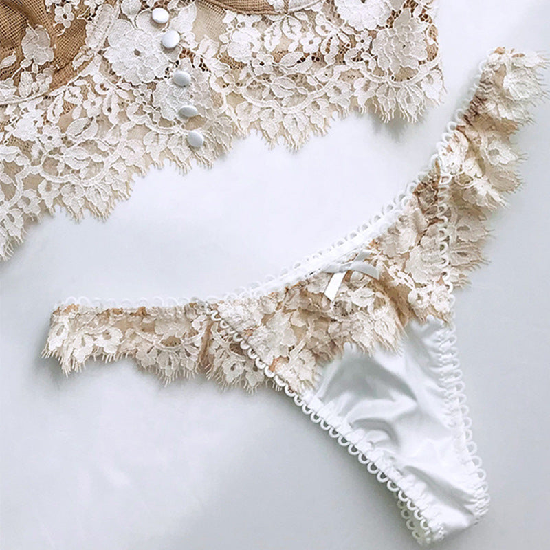 Low-waisted seamless lace and cotton lingerie briefs