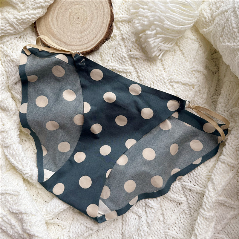 Low-waisted seamless silk lingerie briefs