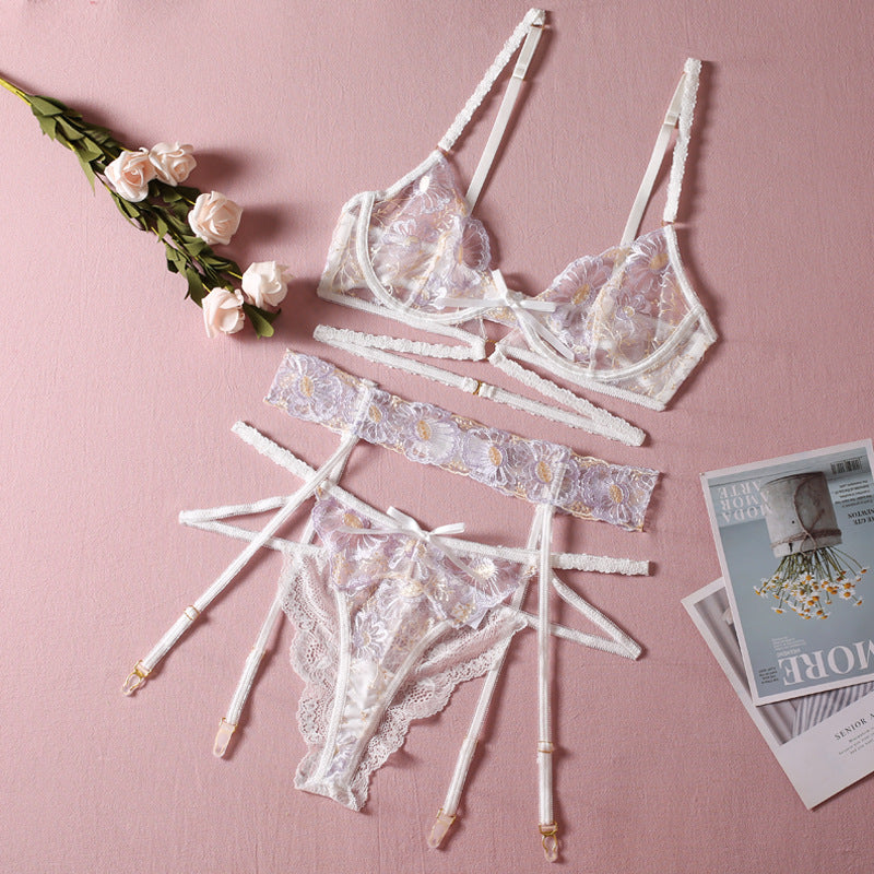 Embroidered lace and polyester lingerie sets