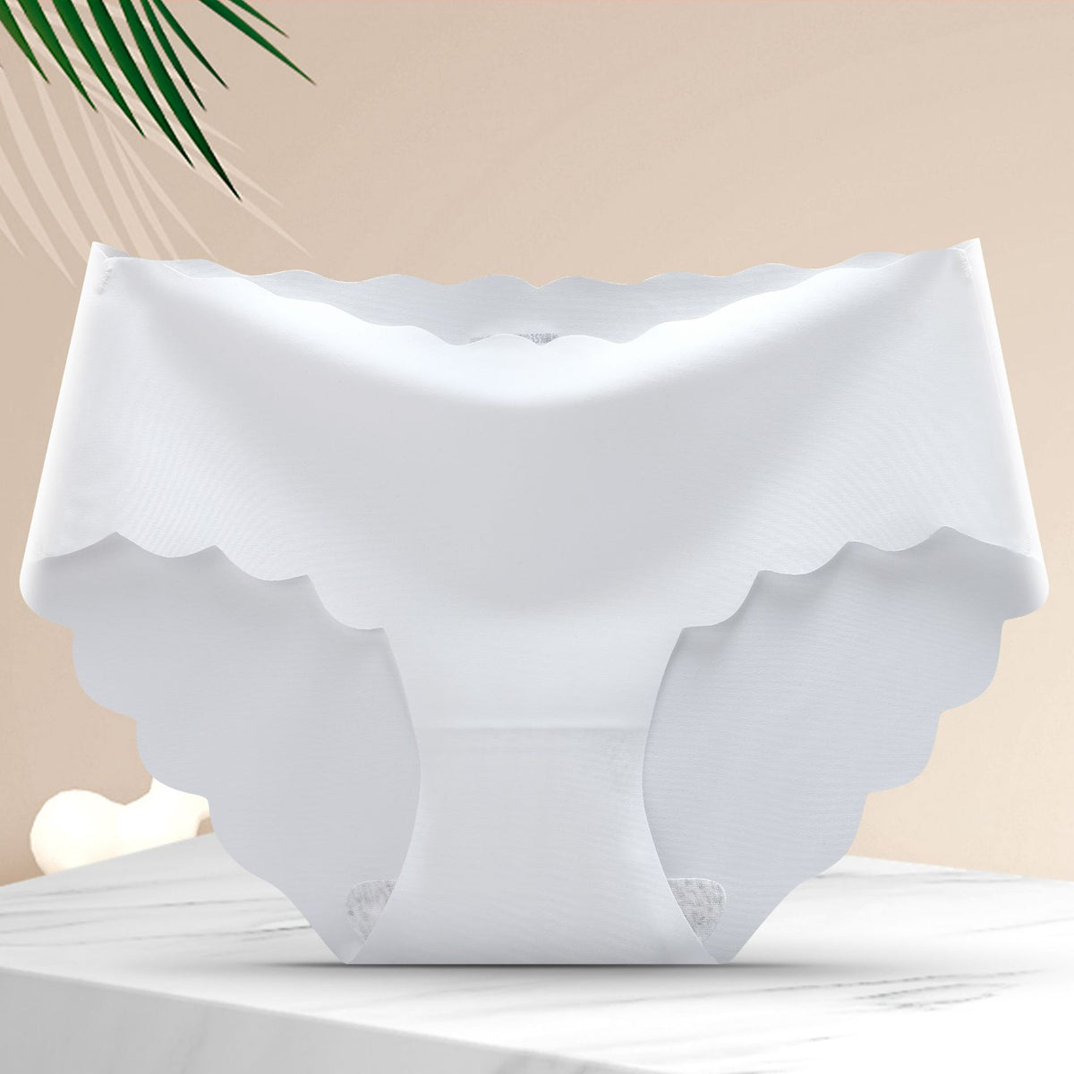 Seamless breathable cotton and nylon lingerie briefs