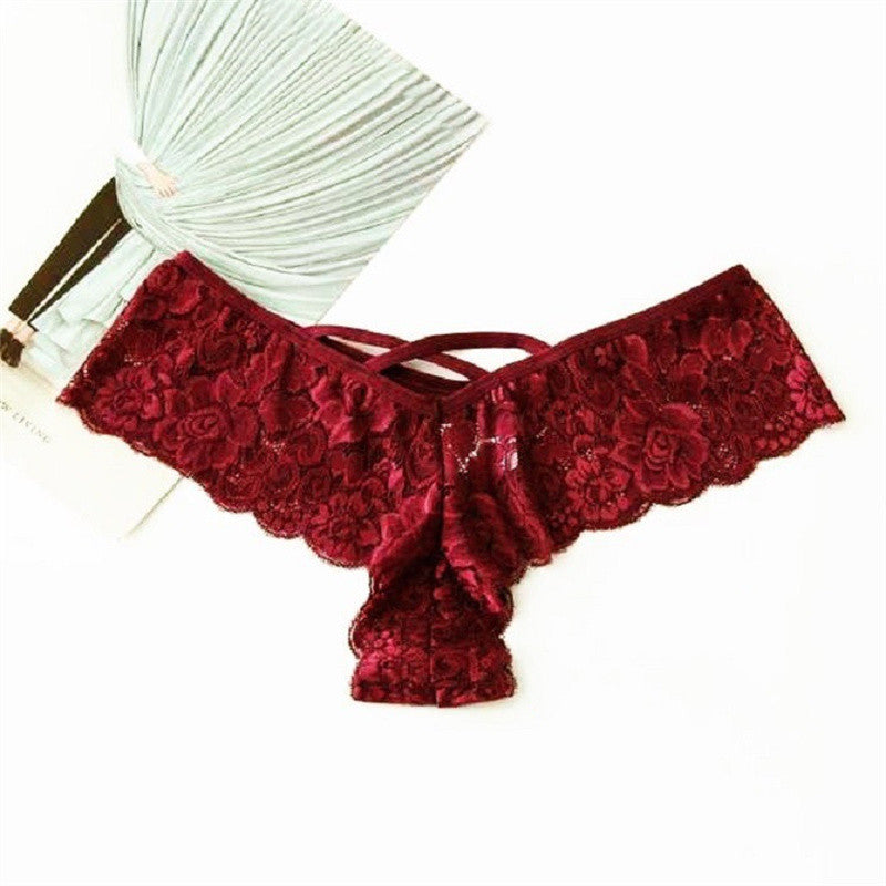 Elegant plus-size lace lingerie briefs